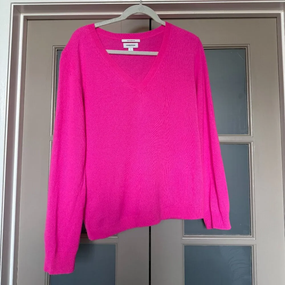 Nordstrom 100% Cashmere Fuscia V-Neck Sweater - Size L - Picture 2 of 3